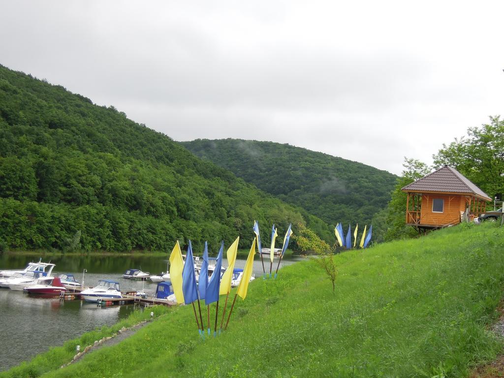 Hotel Yacht Club Mayak Dnistrivka Cameră foto